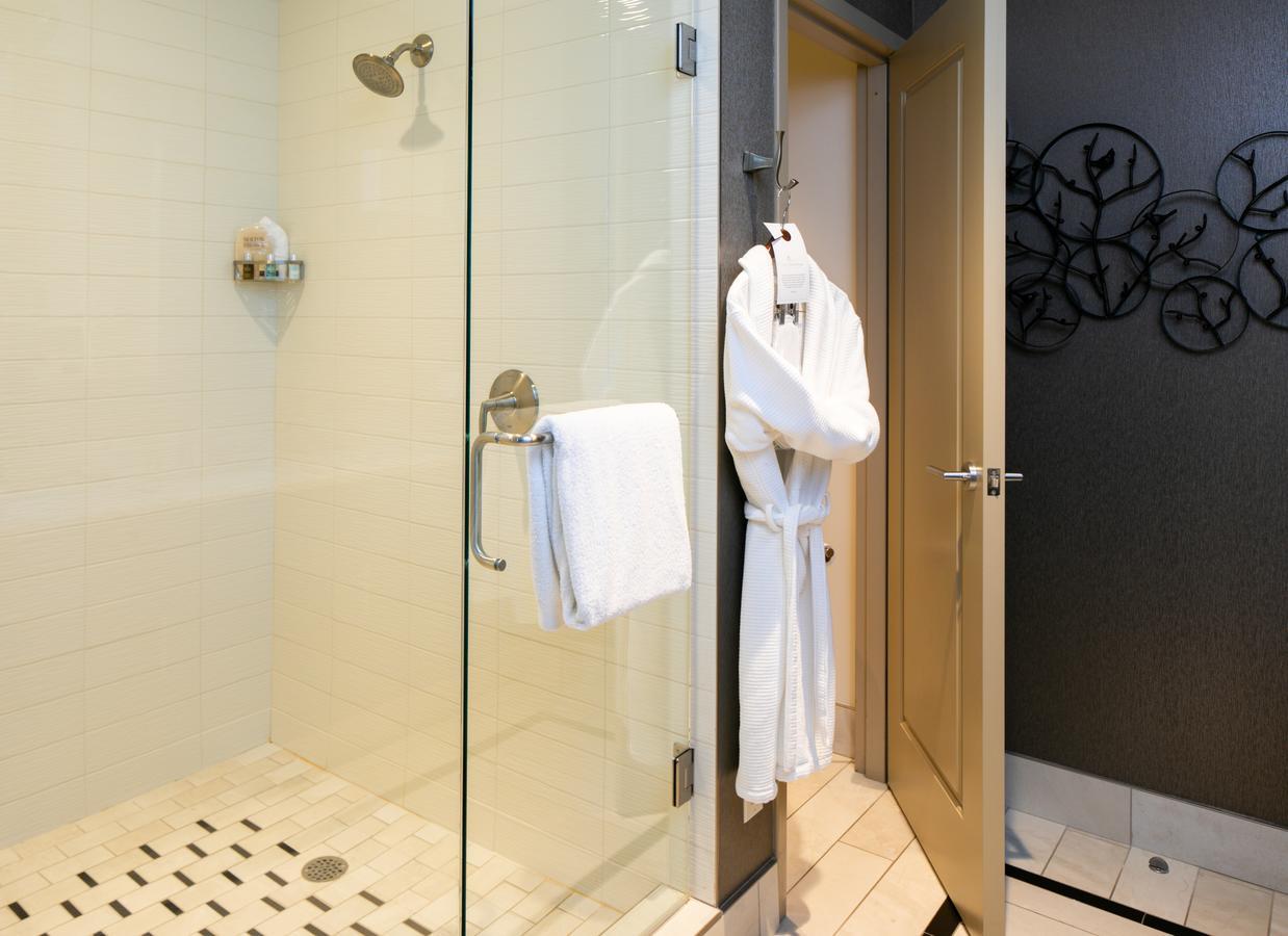 The Tennessean Personal Luxury Hotel Ноксвил Екстериор снимка