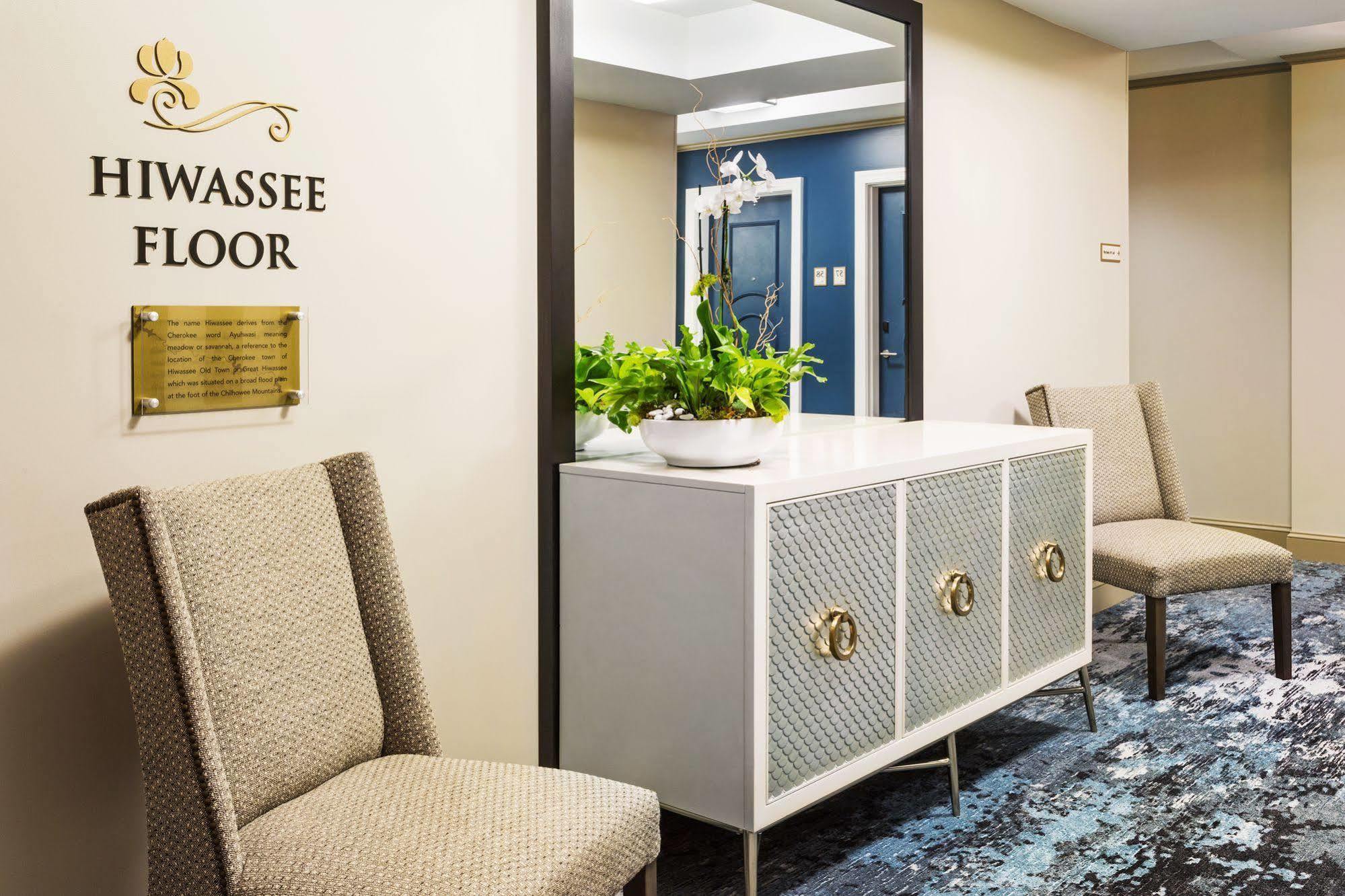 The Tennessean Personal Luxury Hotel Ноксвил Екстериор снимка