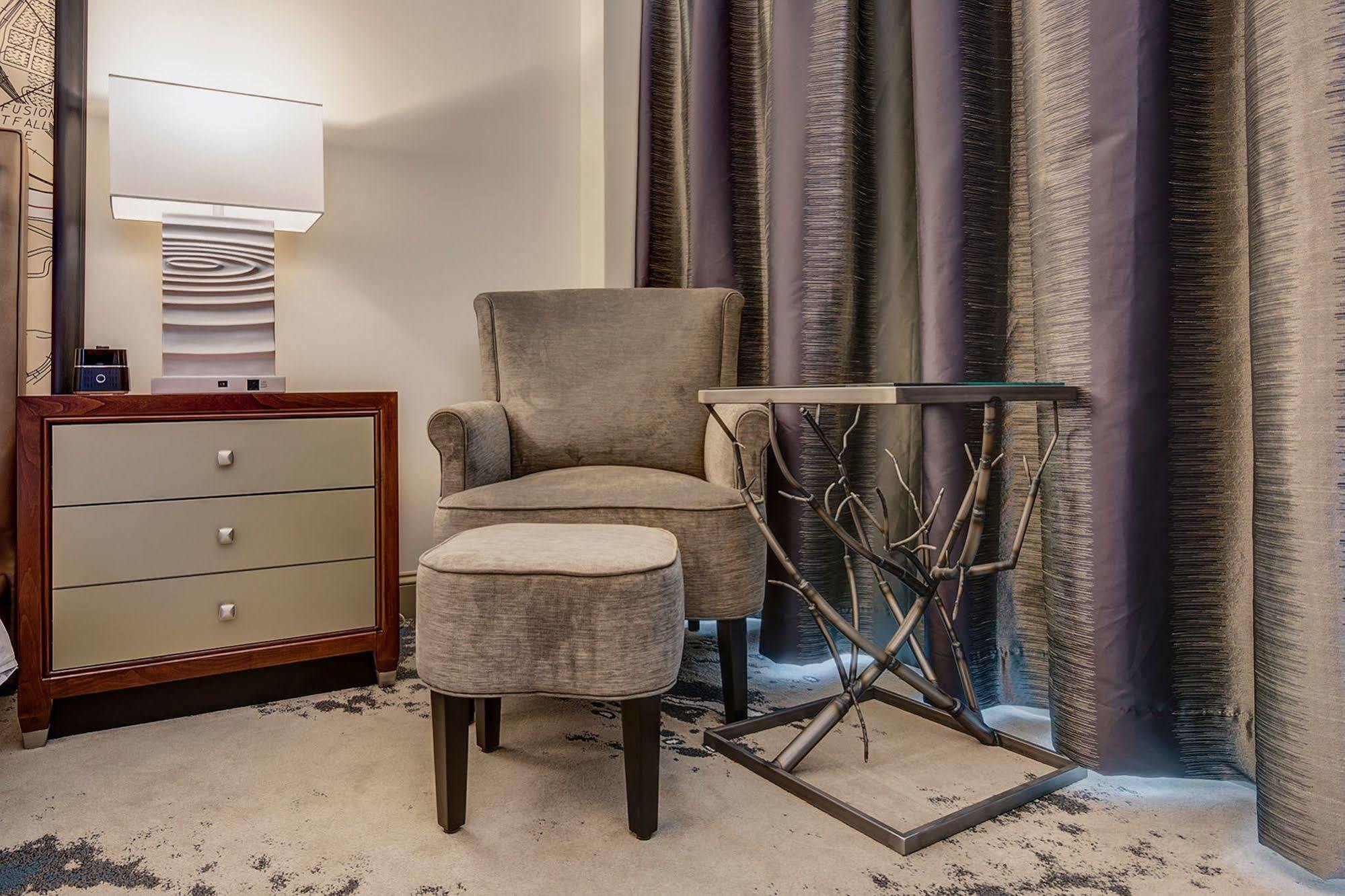 The Tennessean Personal Luxury Hotel Ноксвил Екстериор снимка